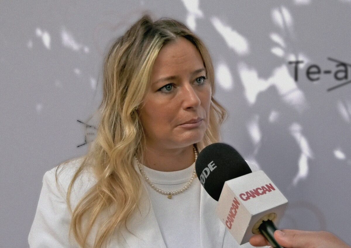 Laura Cosoi a dat tot din casă! Cum gestionează relaţia cu soţul, după ce a devenit mamă a patra oară: „Nu o fac foarte des”