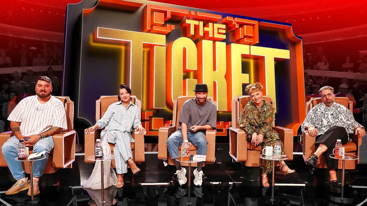 Jurații „The Ticket”, șocați de o reprezentație periculoasă! Concurenta de la Antena 1, prinsă de păr cu o sfoară suspendată în aer | EXCLUSIV