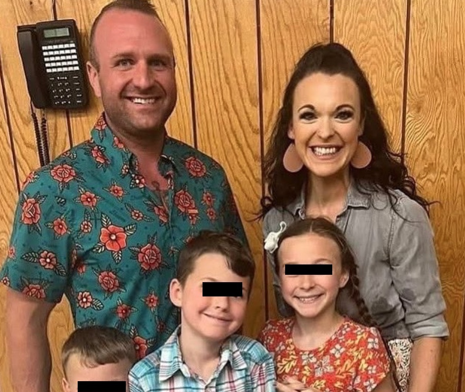 Imagine Stire Tragedie aviatică cu patru victime. Fiul, nora și nepoții unui cunoscut politician și-au pierdut viața | 2review.ro