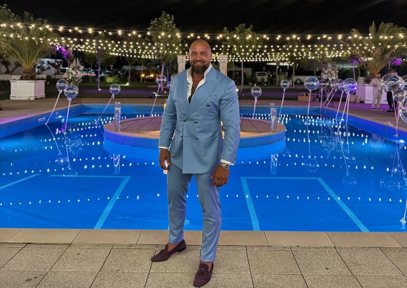 Alex Bodi a sărutat-o pe Gabriela la Nuba. sursă - social media.