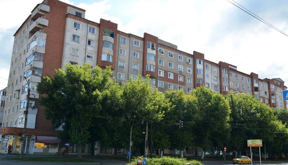 Nu este un banc! Municipiul din România în care o garsonieră costă doar 9.000 de euro acum, în octombrie 2025