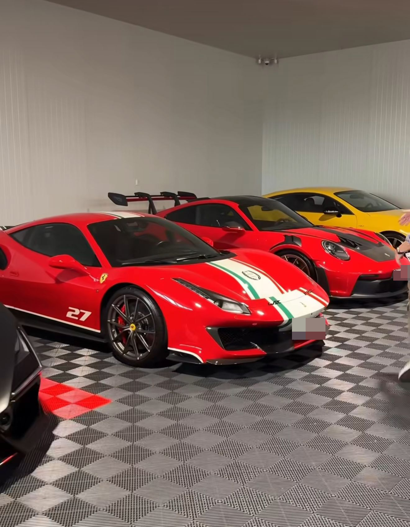 Cristian Rusu, milionarul din spatele brandului Casa Rusu, are o colecție impresionantă de mașini exotice. sursă - social media