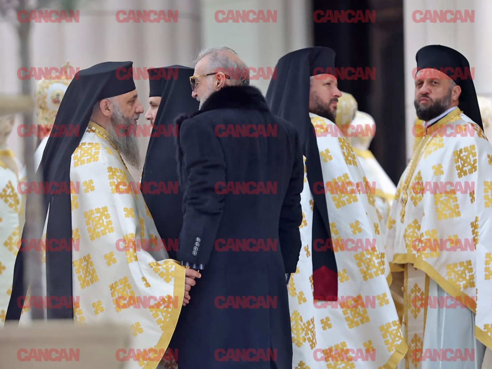 A început ceremonia de sfintire a Catedralei Mântuirii Neamului