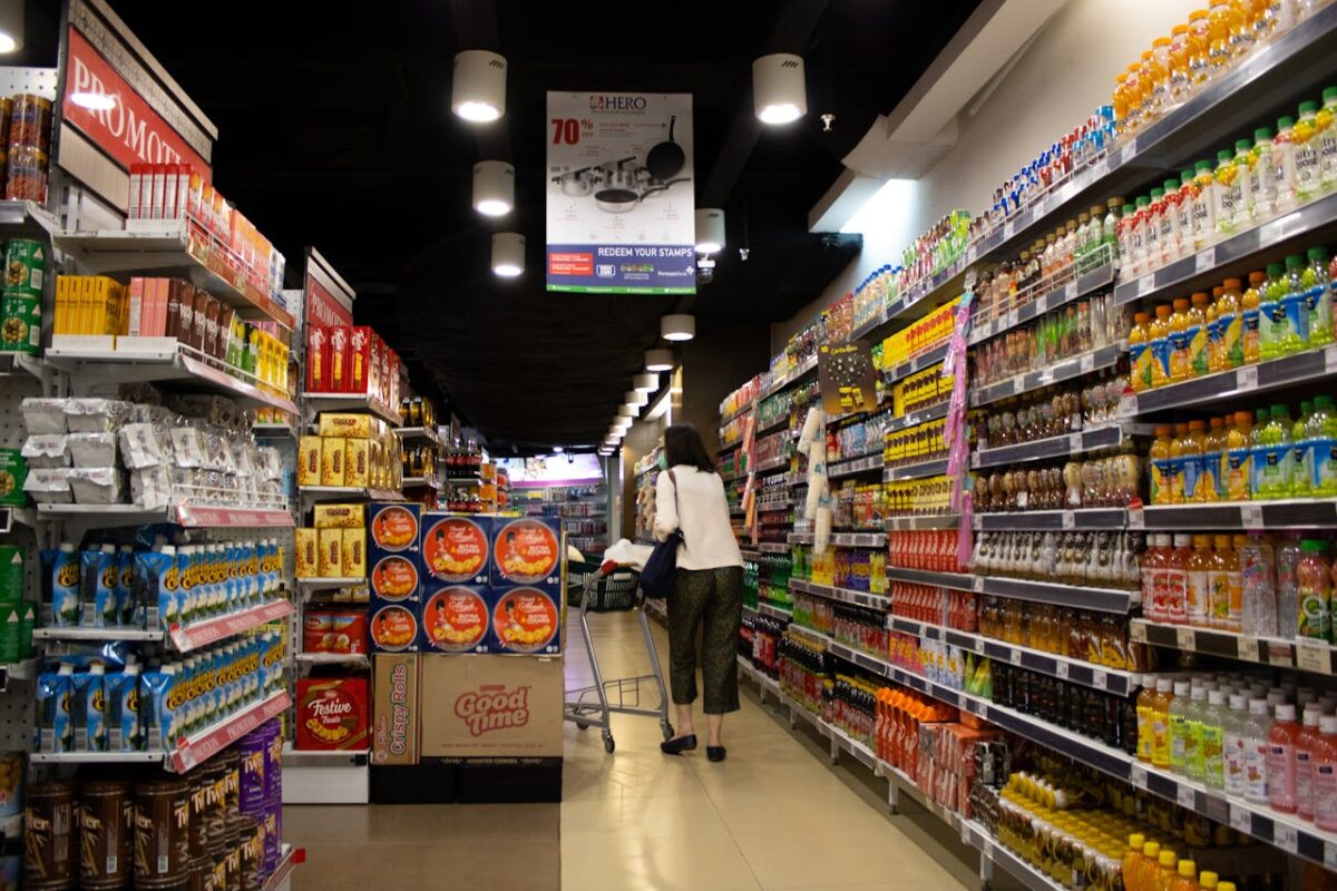 Supermarketul celebru care ar putea dispărea din România. Care este motivul?