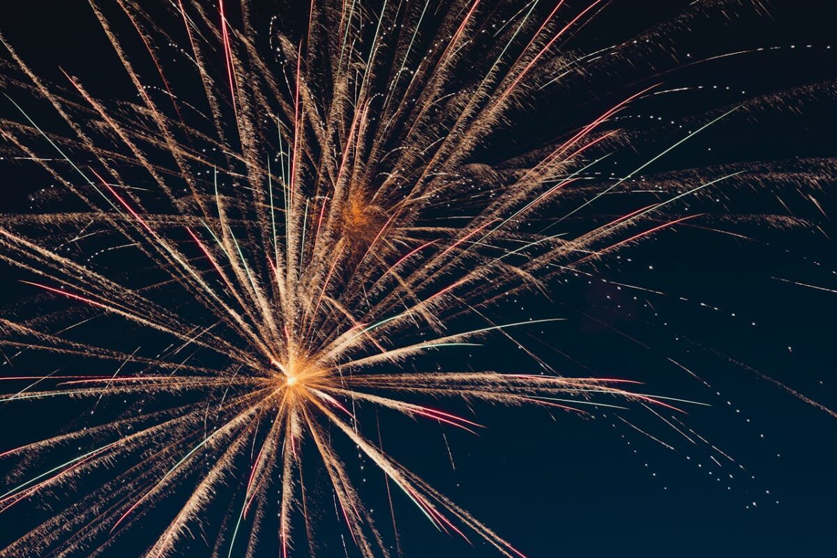 Un oraș turistic din România renunță la artificiile de Revelion 2026. Primarul și-a motivat decizia radicală