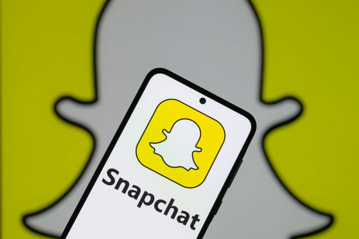Utilizatorii Snapchat, taxați pentru stocarea pozelor și videoclipurilor vechi. Cât vor fi nevoiți să plătească pentru a păstra conținutul
