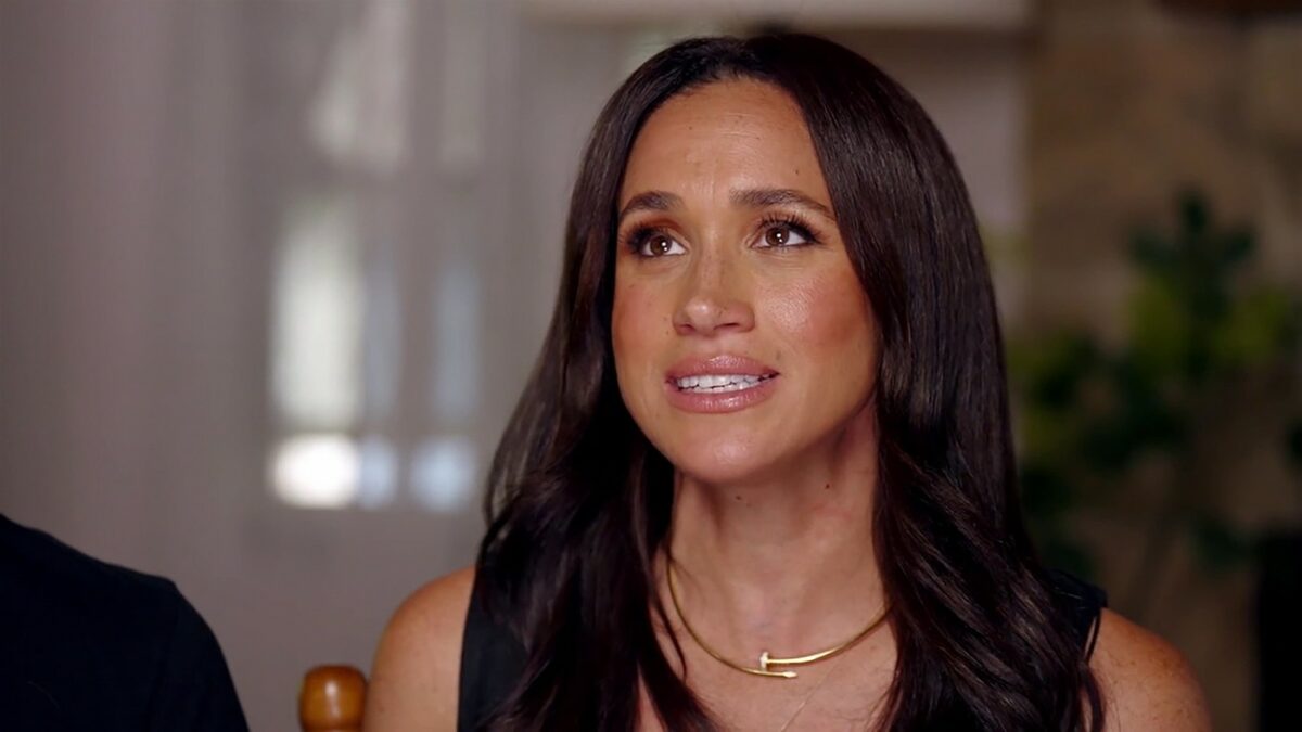 Imagine Stire Gestul stupefiant al lui Meghan Markle lângă tunelul unde a murit Prințesa Diana. Fanii s-au revoltat! | 2review.ro