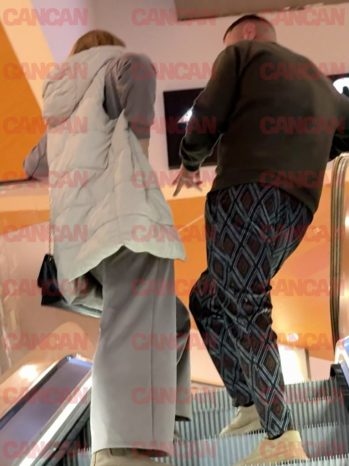 Au plecat din mall, așa cum au venit