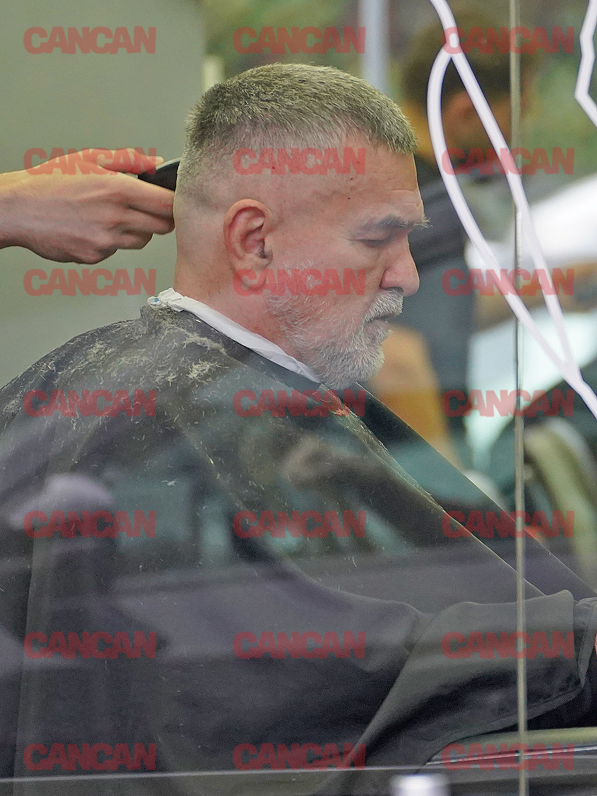 Moșu’ Doroftei, cu fresh fade! S-a aranjat la frizerul viral pe TikTok