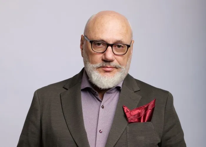 Ce specializare susține dr. Cristian Andrei că are. Detalii neștiute despre copilăria lui: tatăl a făcut închisoare de două ori. Care e motivul?