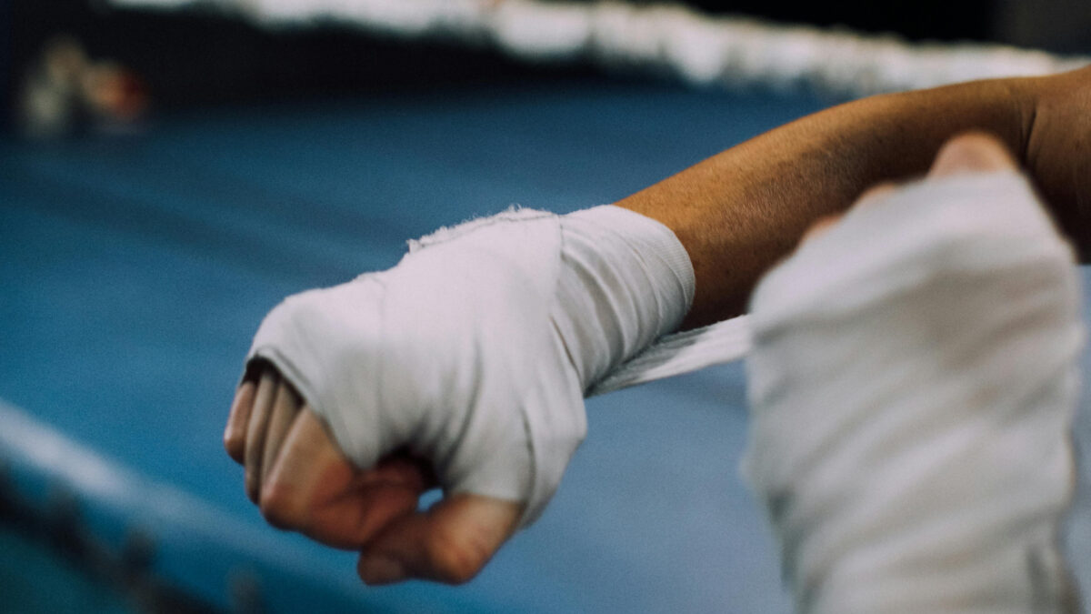 Imagine Stire Doliu în sport! Un luptător a murit la câteva ore după ce şi-a pierdut cunoștința într-o cuşcă MMA | 2review.ro