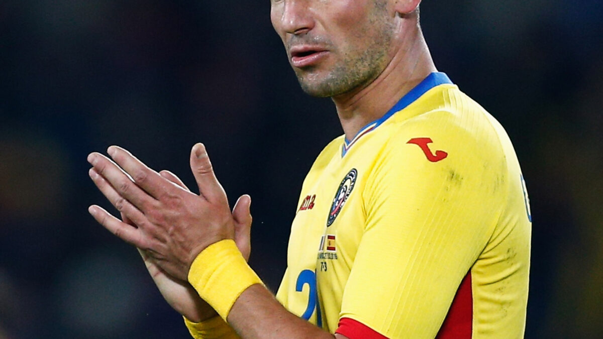 Imagine Stire Fostul căpitan al naționalei, divorț cu scandal! Se luptă cu soția pe avere | 2review.ro