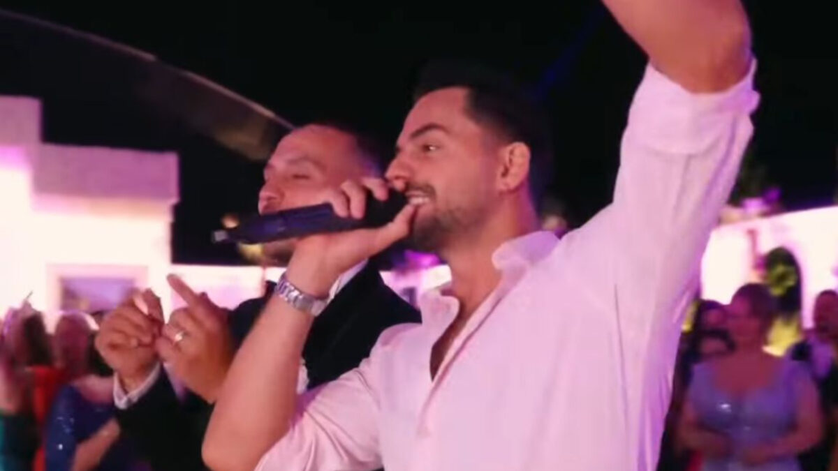 Imagine Stire Doliu în lumea muzicii! Un cântăreț de doar 40 de ani a murit în urma unui „infarct care i-a fost fatal” | 2review.ro