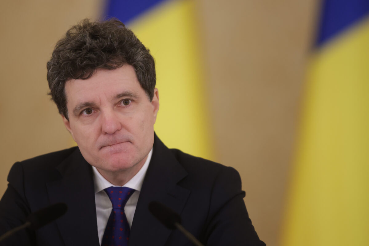 Amenzi cuprinse între 5.000 şi 25.000 de lei pentru românii care încalcă această lege. Nicușor Dan a promulgat-o, e oficial!