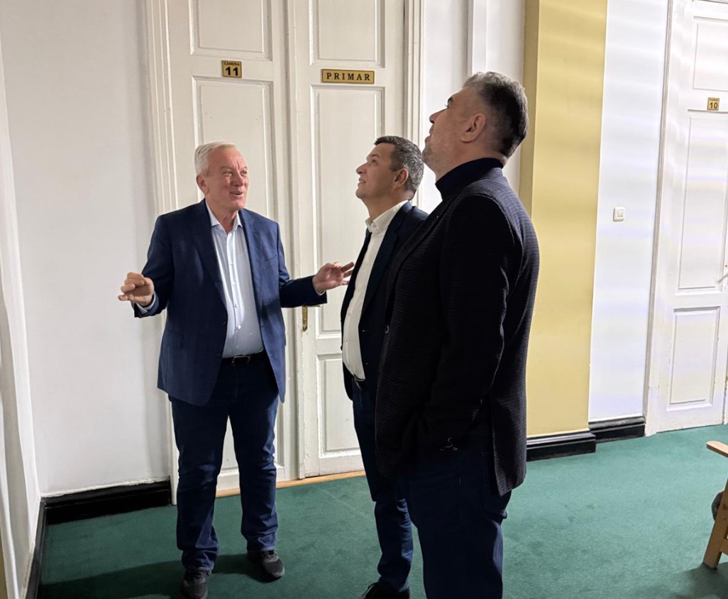 Primarul Buzăului, Constantin Toma, s-a întâlnit cu Marcel Ciolacu: „Împreună chiar putem dezvolta proiecte de anvergură, care să facă viața buzoienilor mai bună”