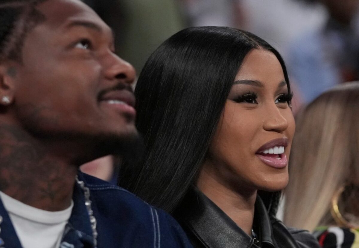 Imagine Stire Cardi B a publicat primele imagini cu fiul său nou-născut. Postarea a devenit virală | 2review.ro