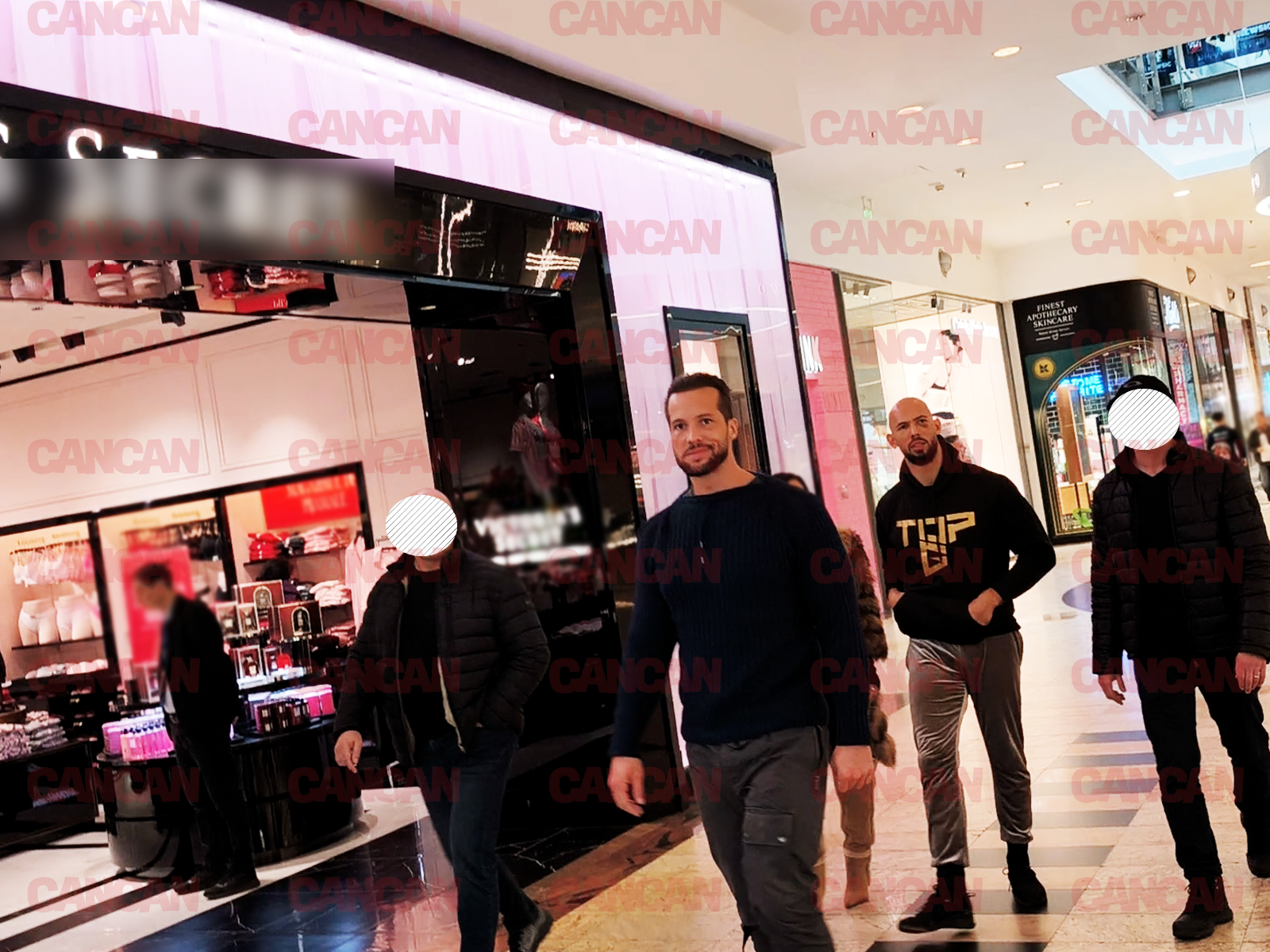 TOP G a fost surprins la mall! Fra&#539;ii Tate au creat isterie