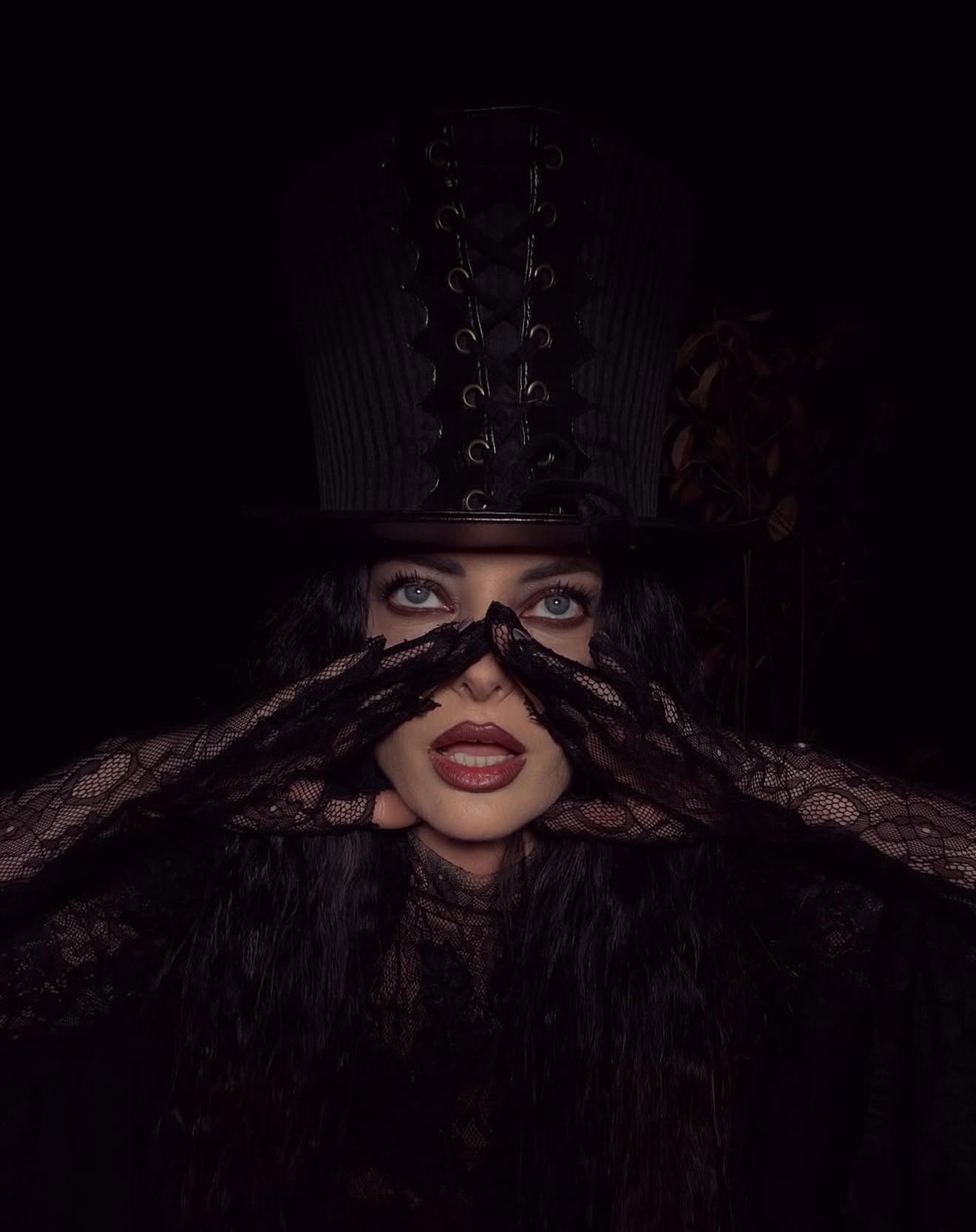 Delia, misterioasă de Halloween. sursă - social media