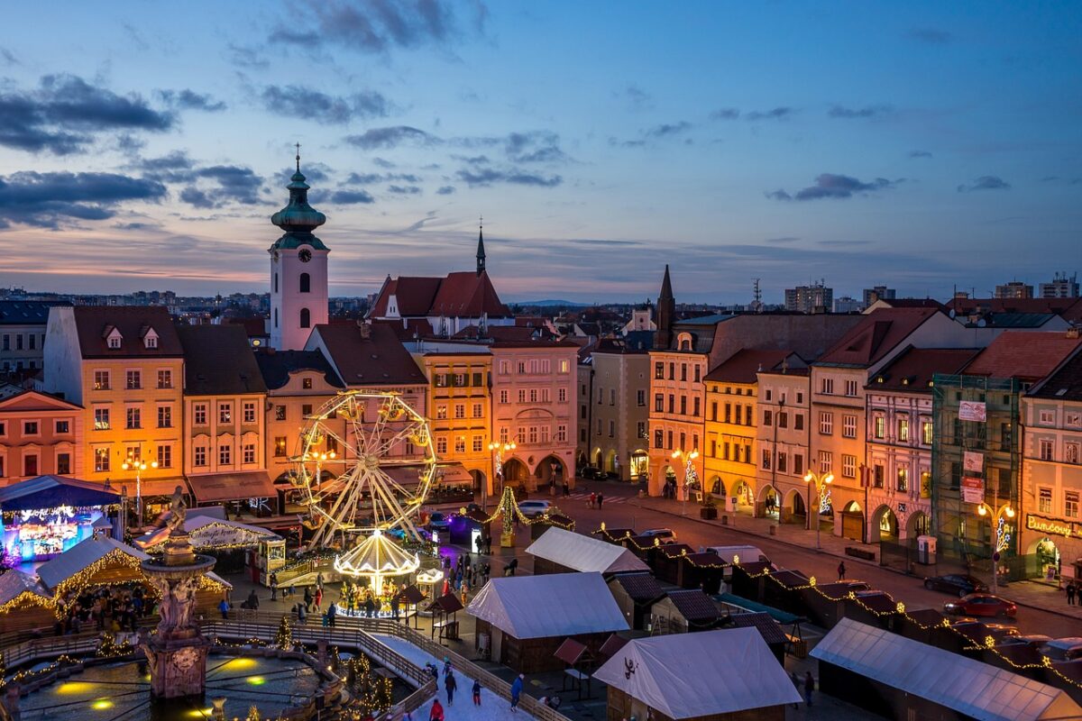 Cazare de 1.500 de lei pe noapte într-un celebru oraș din România, în luna decembrie 2025. Târgul de Crăciun a ridicat prețurile!