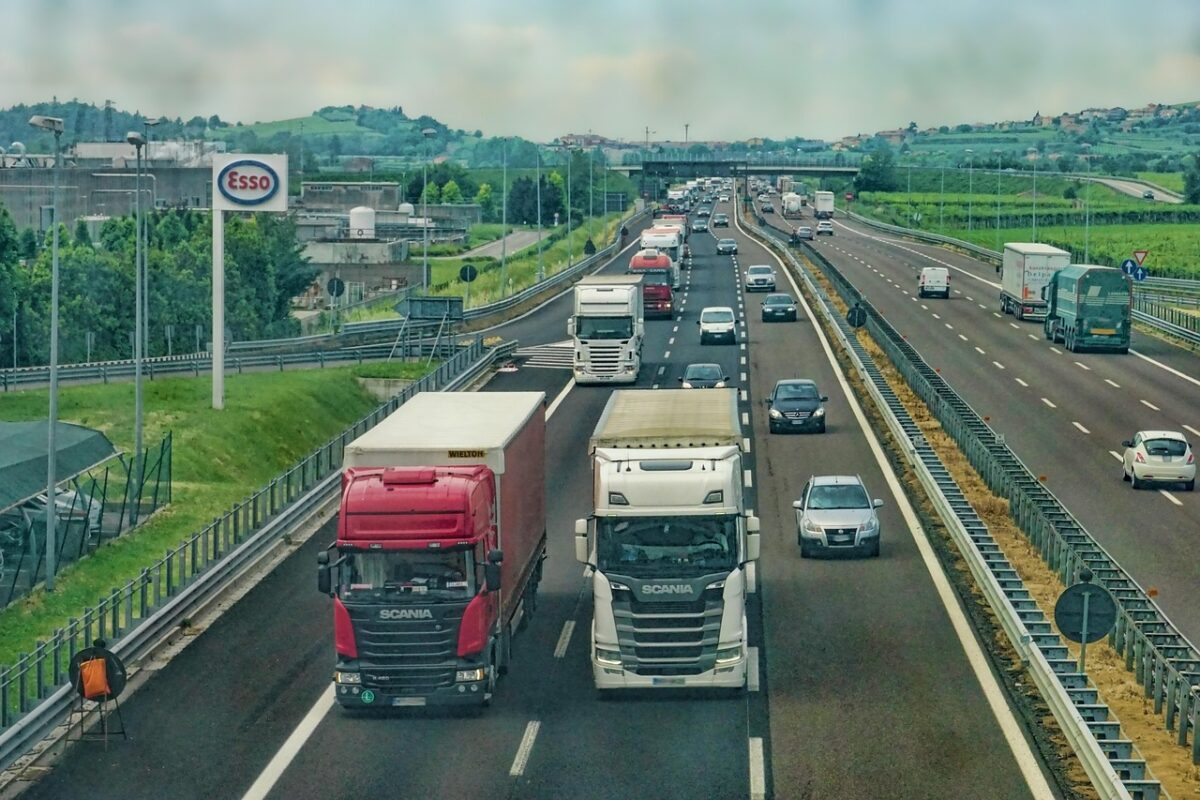 Autostrada Moldovei s-a deschis! Până unde pot circula șoferii români fără să dea de segmente de drum național