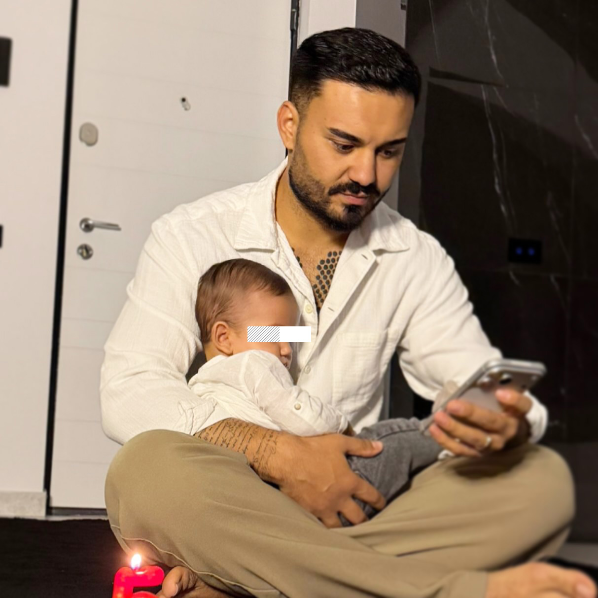 Jador și-a arătat copilul, dar spune că băiețelul ar fi primit bullying