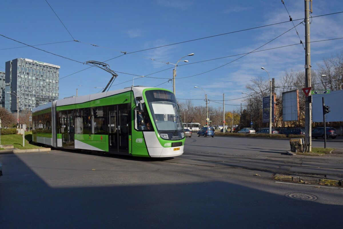 Femeie electrocutată de un cablu electric în București. A ajuns la spital în stare gravă