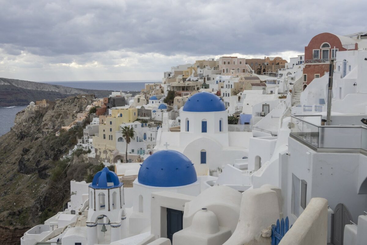 Imagine Stire Cercetătorii au aflat cauza surprinzătoare a miilor de cutremure care au lovit insula Santorini anul acesta! Fenomenele se pot repeta | 2review.ro