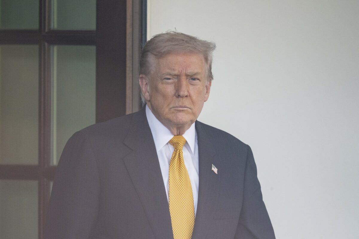 Imagine Stire Donald Trump, mesaj pentru poporul român, după ce a decis retragerea trupelor: „Pentagonul nu ignoră nimic din ce spun” | 2review.ro