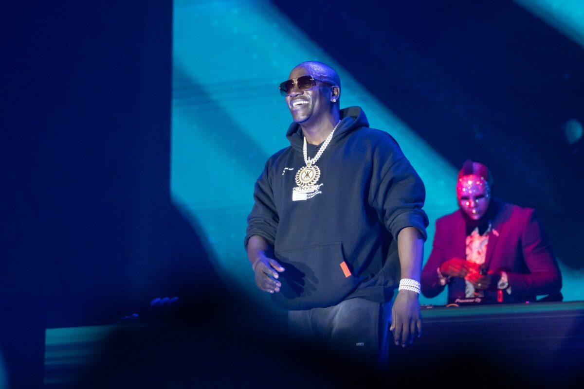 Imagine Stire Akon a fost arestat pentru că a condus fără permis. Ce au descoperit oamenii legii | 2review.ro