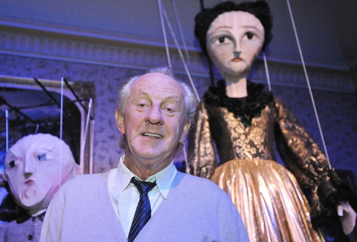 Imagine Stire Designerul personal al prințesei Diana, Paul Costelloe, a murit răpus de boală. Familia a făcut anunțul trist | 2review.ro