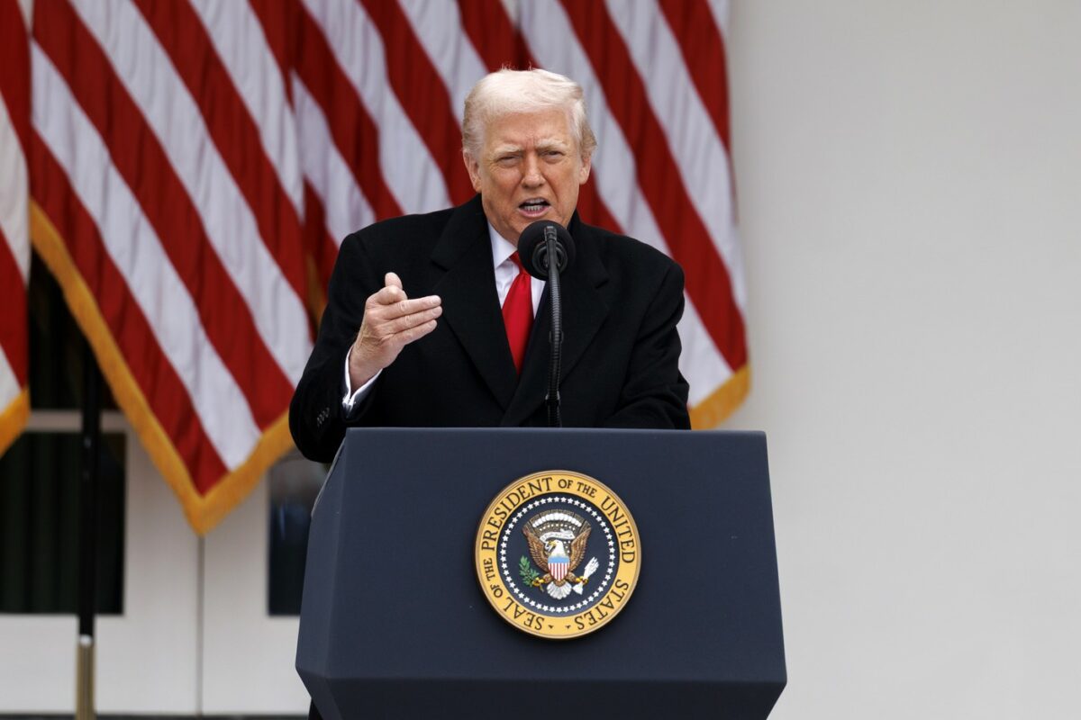 Imagine Stire Cum arată casa în care a copilărit Donald Trump. Se vinde pentru suma de 2,3 milioane de dolari | 2review.ro