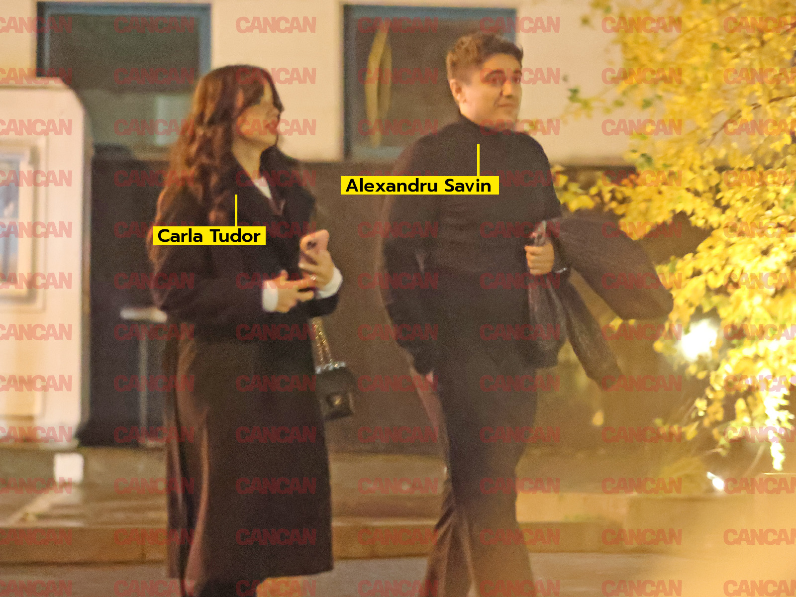 Carla Tudor, însoțită de Alexandru Savin, se îndreaptă către Mosh