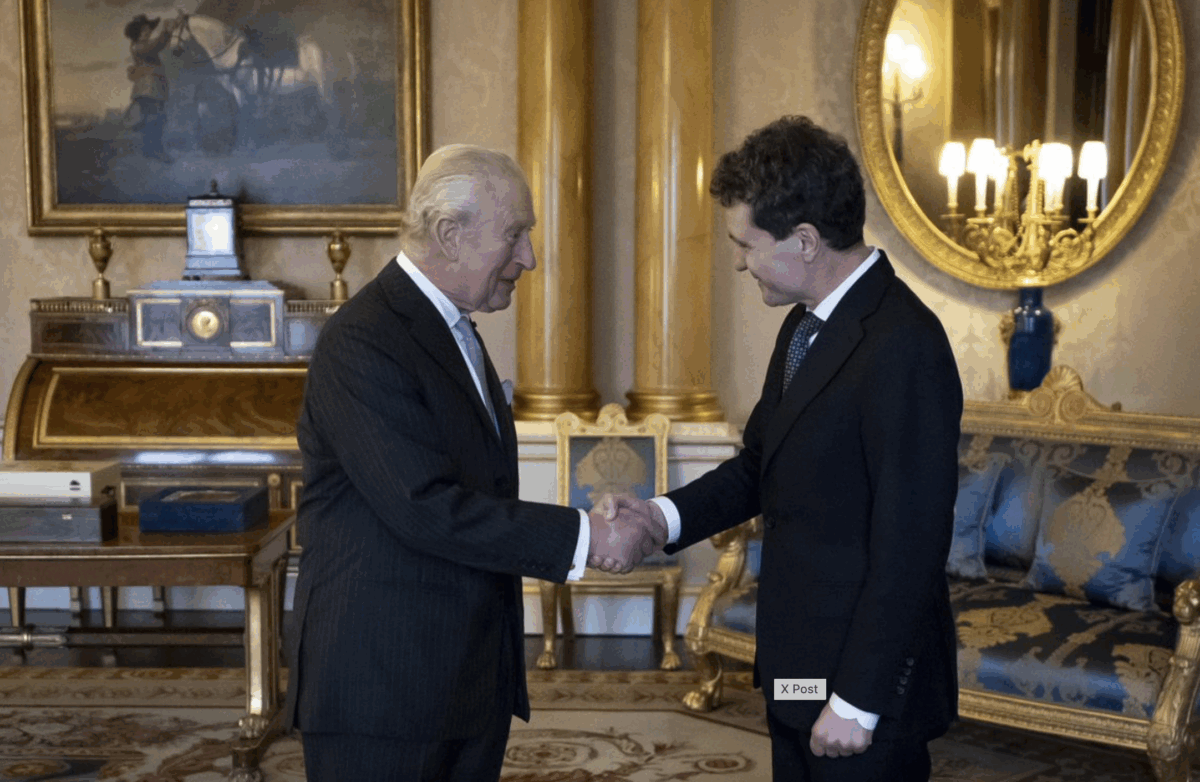 Regele Charles l-a primit pe Nicușor Dan la Palatul Buckingham! Imaginea cu momentul istoric a fost postată de Președintele României