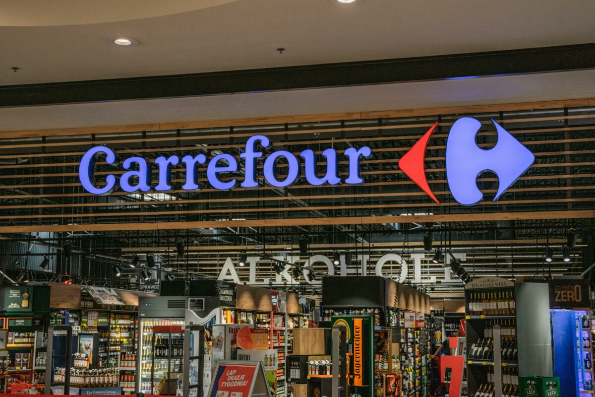 Ce program are Carrefour de Crăciun 2025. Când sunt deschise magazinele și la ce interval orar poți cumpăra alimente
