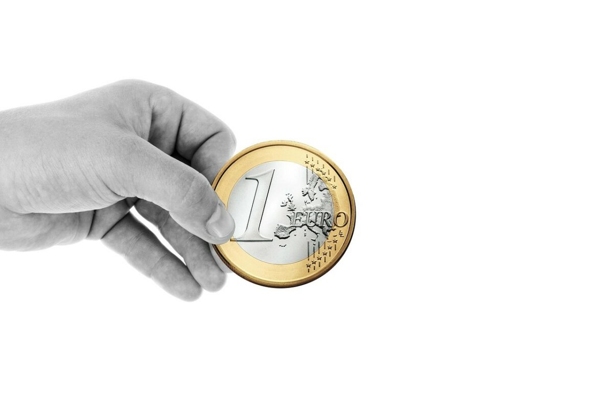 Curs valutar BNR, 23 decembrie 2025. Cât a ajuns să coste un euro, cu 2 zile înainte de Crăciun