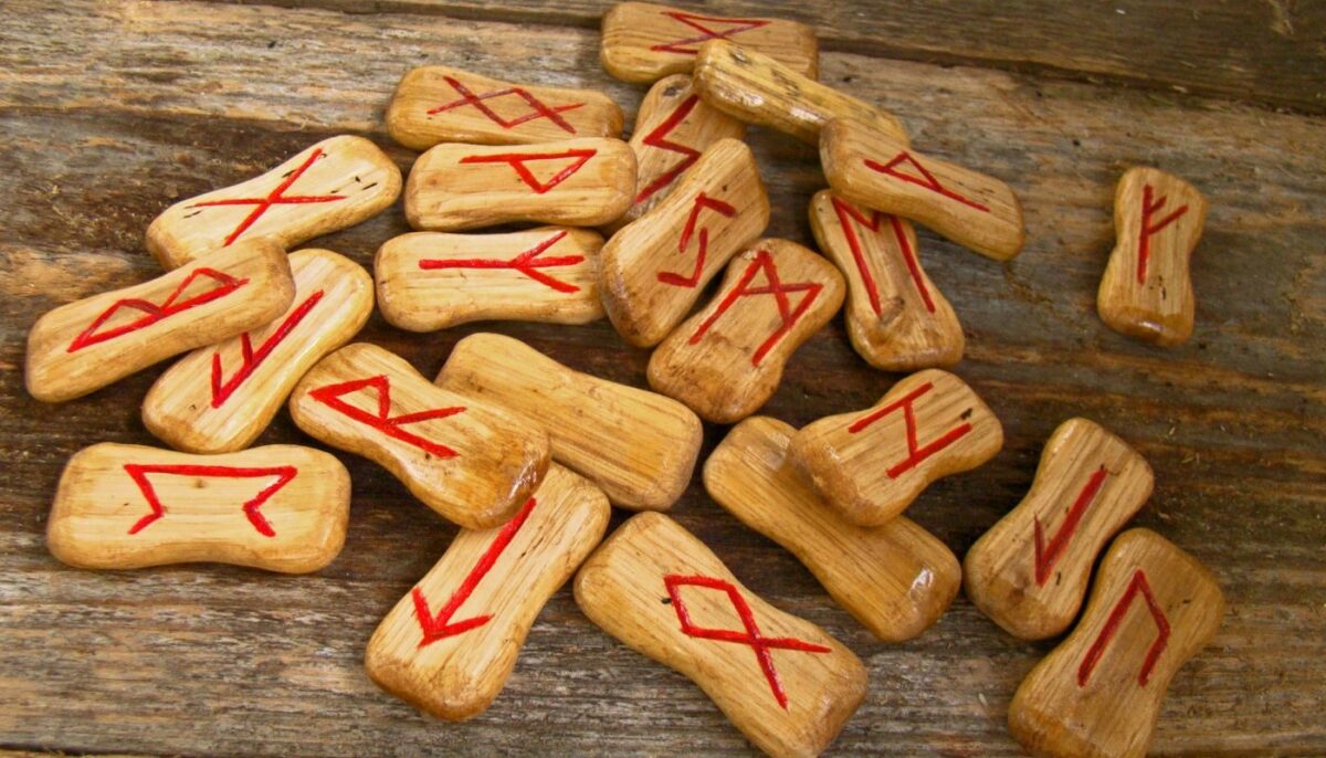 Imagine Stire Horoscop rune azi, 17 martie 2026. Jera aduce roadele muncii: pentru unii oameni, ziua de azi poate aduce câștiguri | 2review.ro