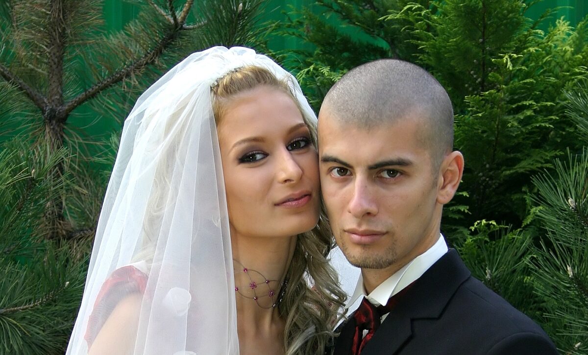 Imagine Stire Nuntă în pădure și dragoste cu termen limitat. Cum n-a văzut Irene Pârvu „în stele” dezastrul cu Vali Bărbulescu | 2review.ro