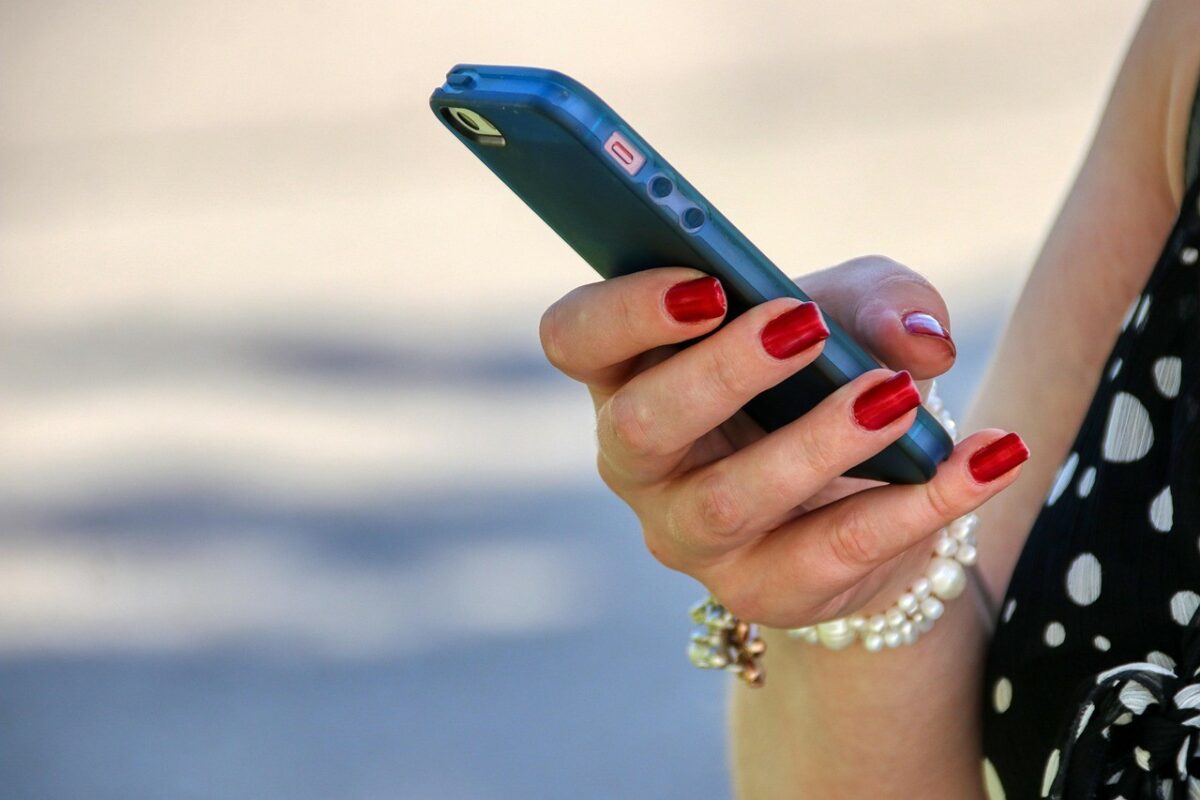 Mesaje și urări de Sfântul Ștefan. Cui trebuie să spui azi „La mulți ani!” Idei de SMS-uri pentru rude și prieteni