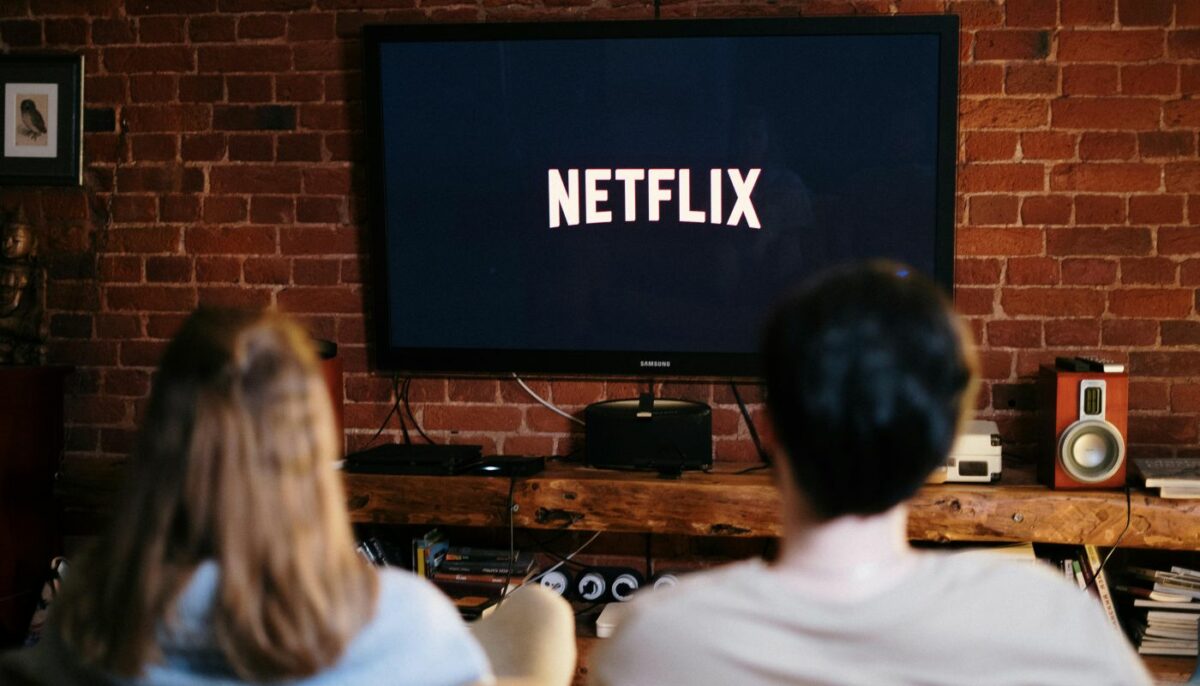 Serialul de pe Netflix care s-a catapultat direct în topul lunii decembrie 2025! De ce oamenii sunt deja ahtiați după el
