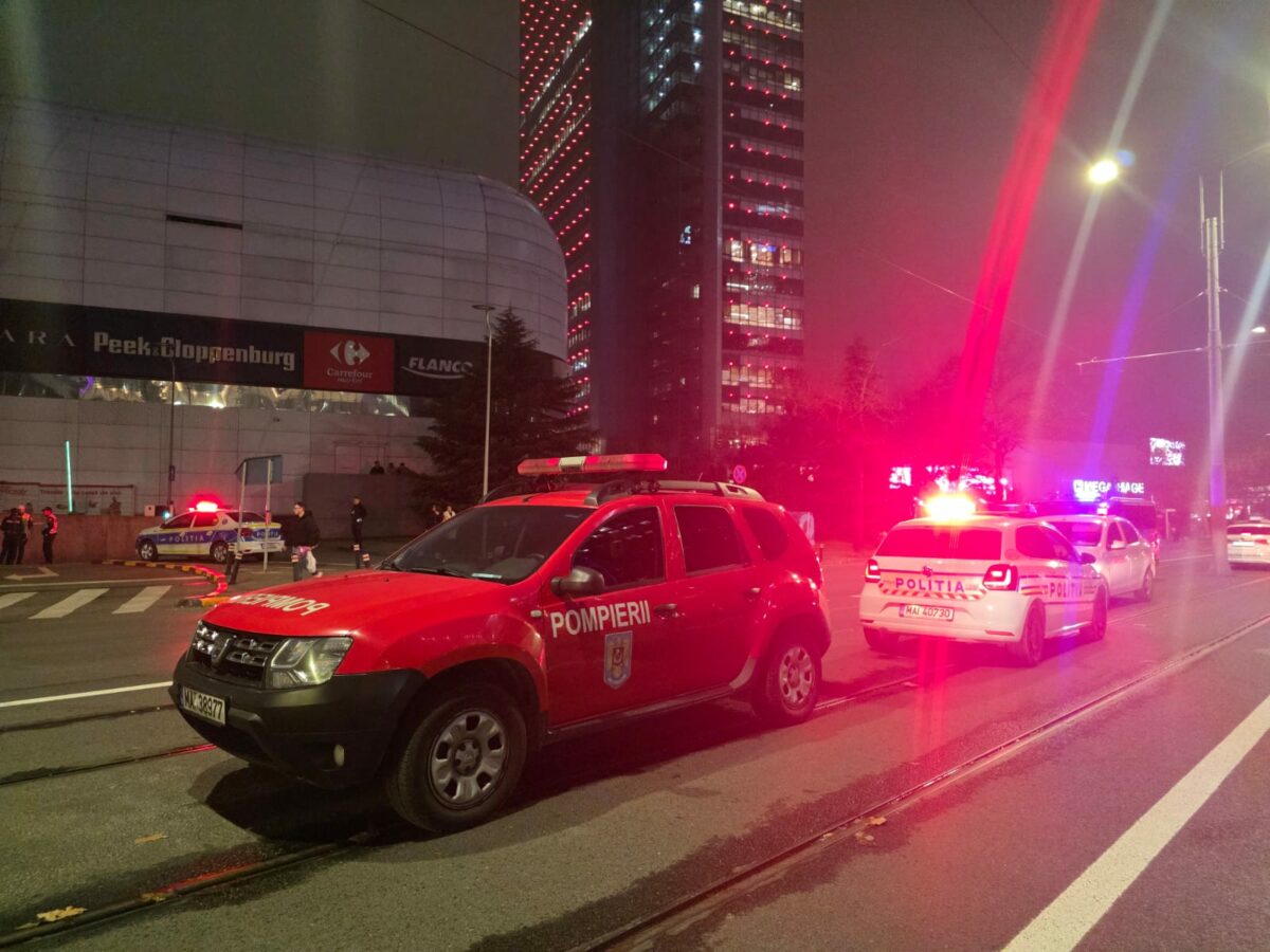 Incendiu la Promenada Mall din Capitală! Oamenii au fost evacuați de urgență