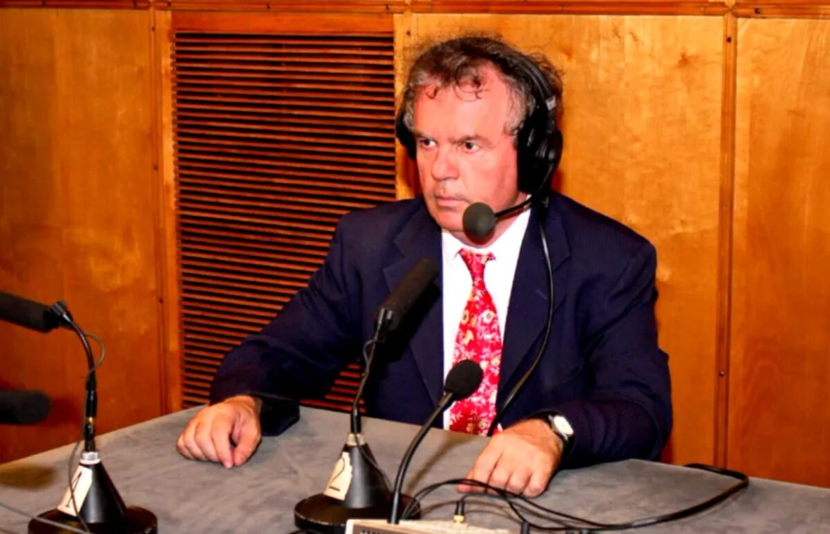 Imagine Stire Ilie Dobre, în stare critică la spital! Celebrul comentator, la un pas de moarte | 2review.ro