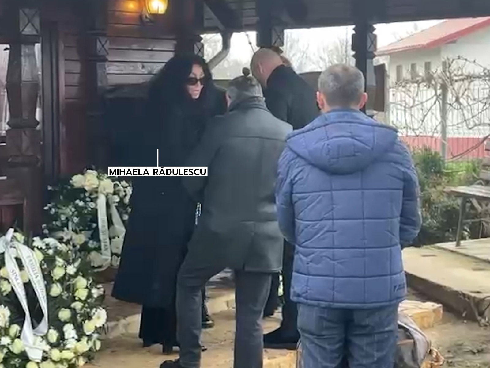 Mihaela Rădulescu, alături de fratele ei și de prezentatorul tv Cristian Bozgan