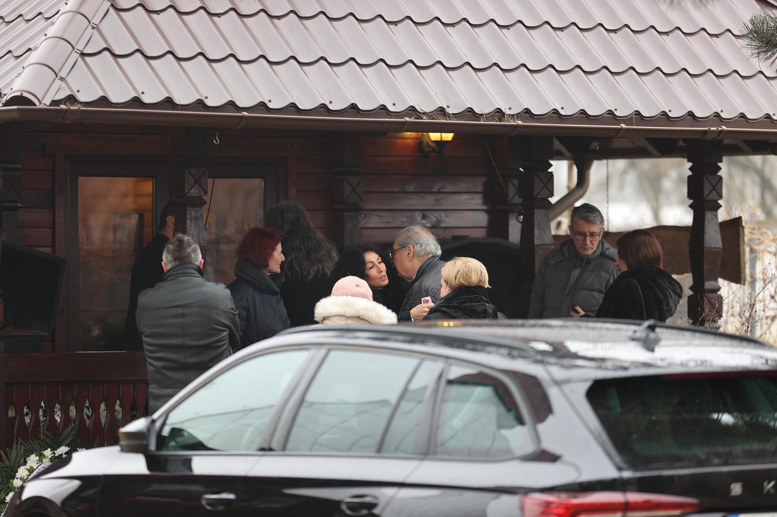 Mihaela Rădulescu a fost înconjurată de apropiați în aceste momente grele