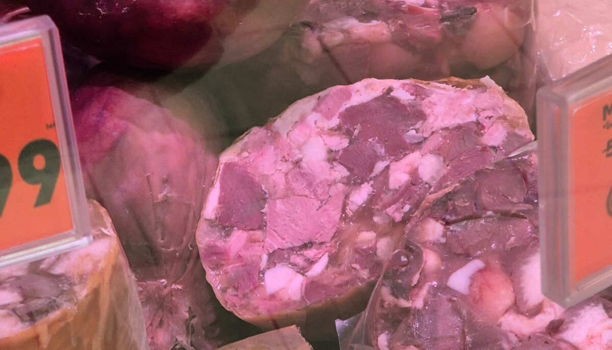 Imagine Stire Cât costă 1 kilogram de tobă de porc acum, chiar înainte de Crăciun, în supermarketurile Kaufland din București | 2review.ro