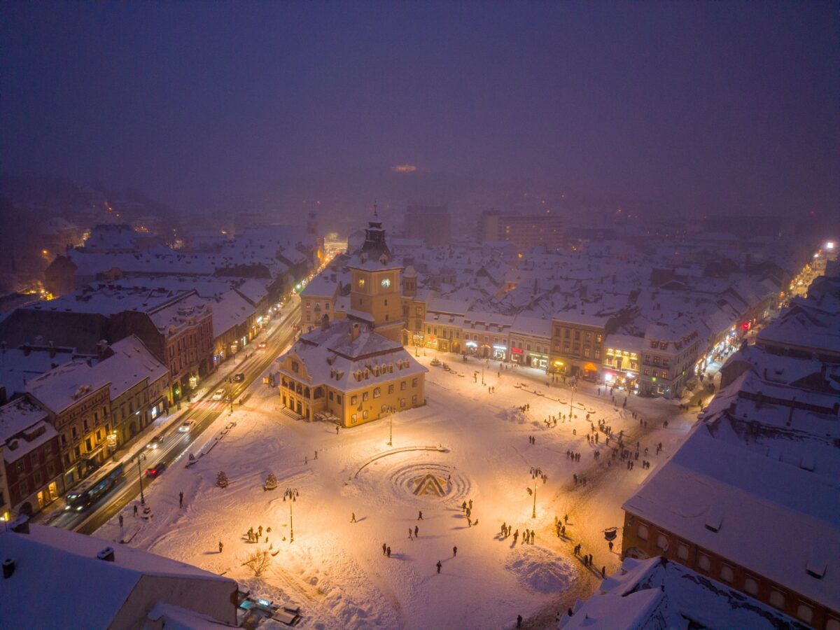 Zonele din România unde ninge ca în povești în Ajunul Crăciunului. Zăpada are chiar și 25 de cm