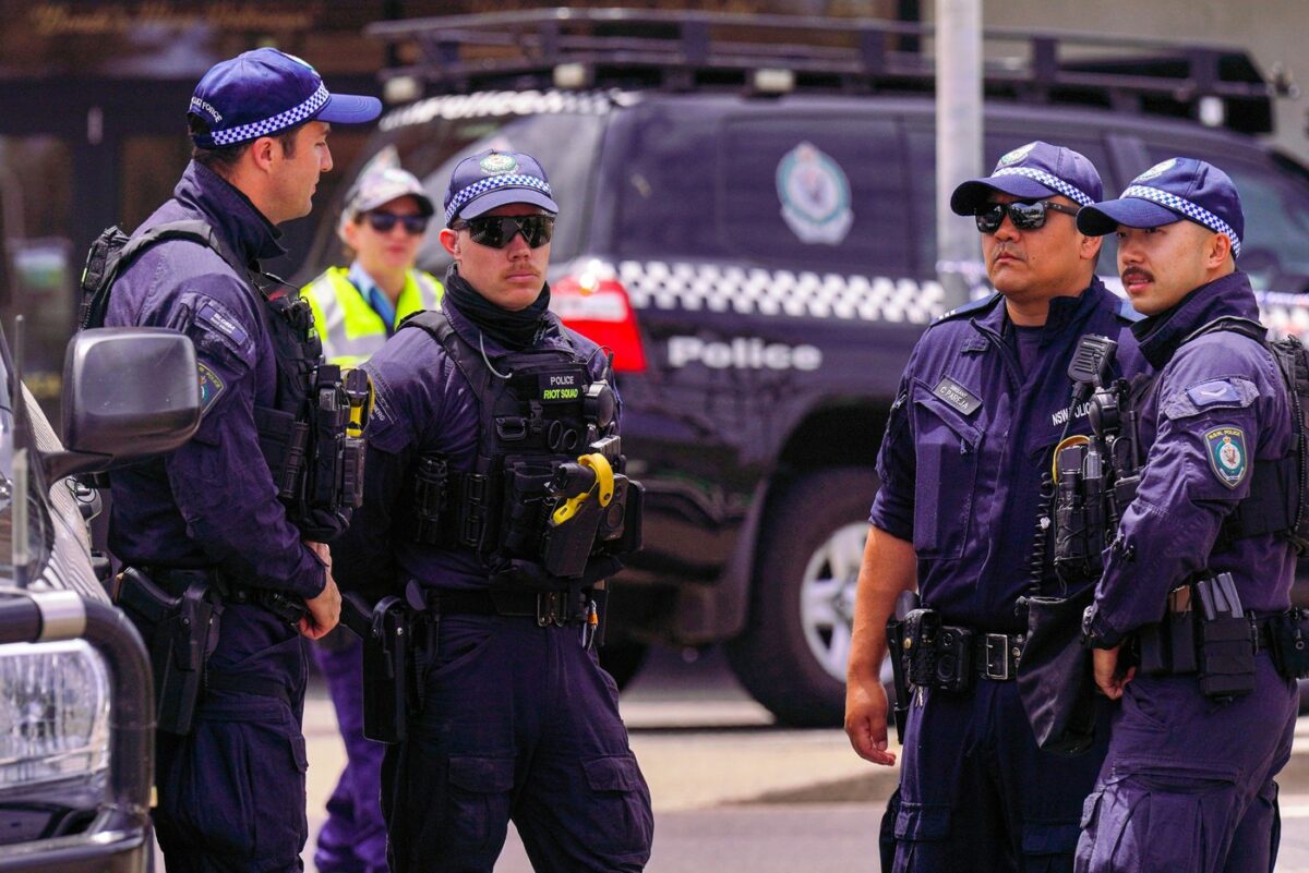 Imagine Stire Cine este eroul care a salvat zeci de oameni, punându-și viața în pericol. Bărbatul este acum internat în stare gravă | 2review.ro