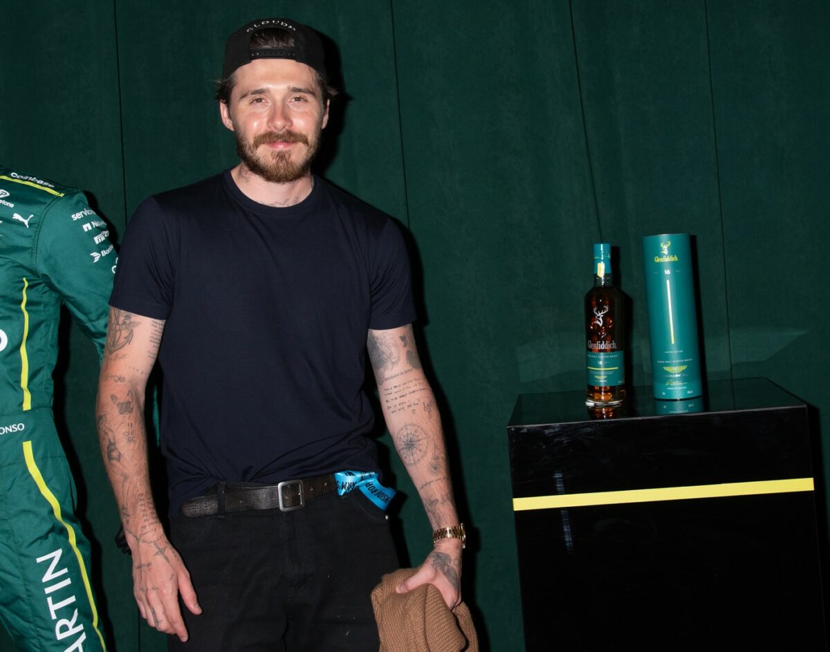 Imagine Stire Motivul real pentru care Brooklyn Beckham și-a blocat părinții pe Instagram. O persoană apropiată a dezvăluit totul | 2review.ro