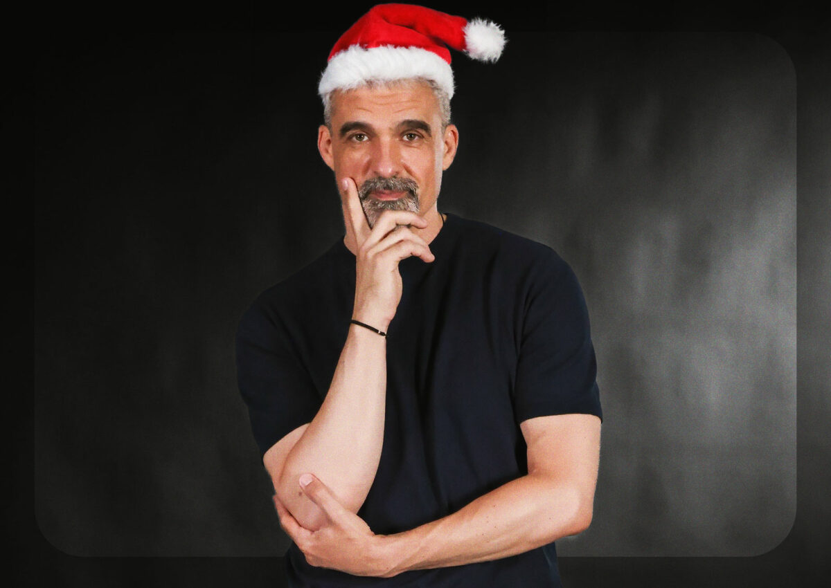 Imagine articol: Detalii noi despre - Cadoul de la Moșul “poznaș” l-a lăsat mască! Aurelian Temișan, plot twist înainte de Crăciun Ilustrație: Detalii noi despre - Cadoul de la Moșul “poznaș” l-a lăsat mască! Aurelian Temișan, plot twist înainte de Crăciun (Vedete)