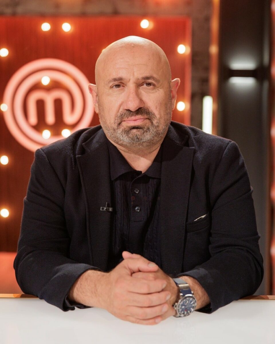 Cafea turcească perfectă, după rețeta lui Cătălin Scărlătescu. Ce face el după ce apa dă în clocot