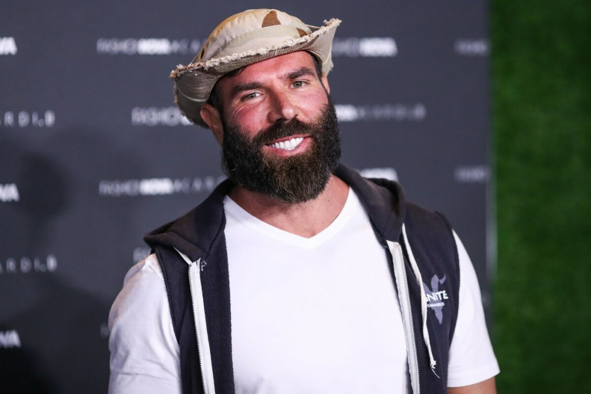 Imagine Stire Regele Instagramului, scos pe ușa din dos! Dan Bilzerian spune că tatăl său i-a furat imperiul | 2review.ro